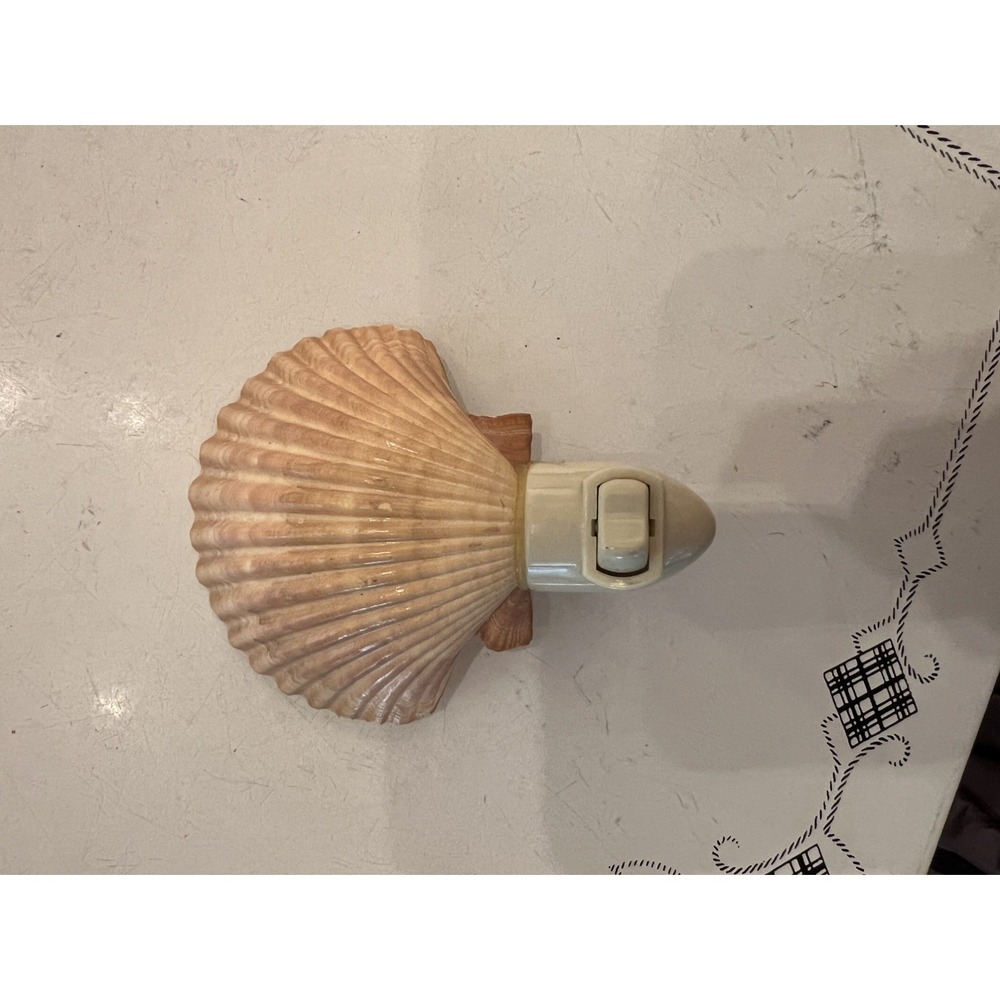 VTG Seashell Night Light Real Scallop Shell Beach Decor 5" Nautical